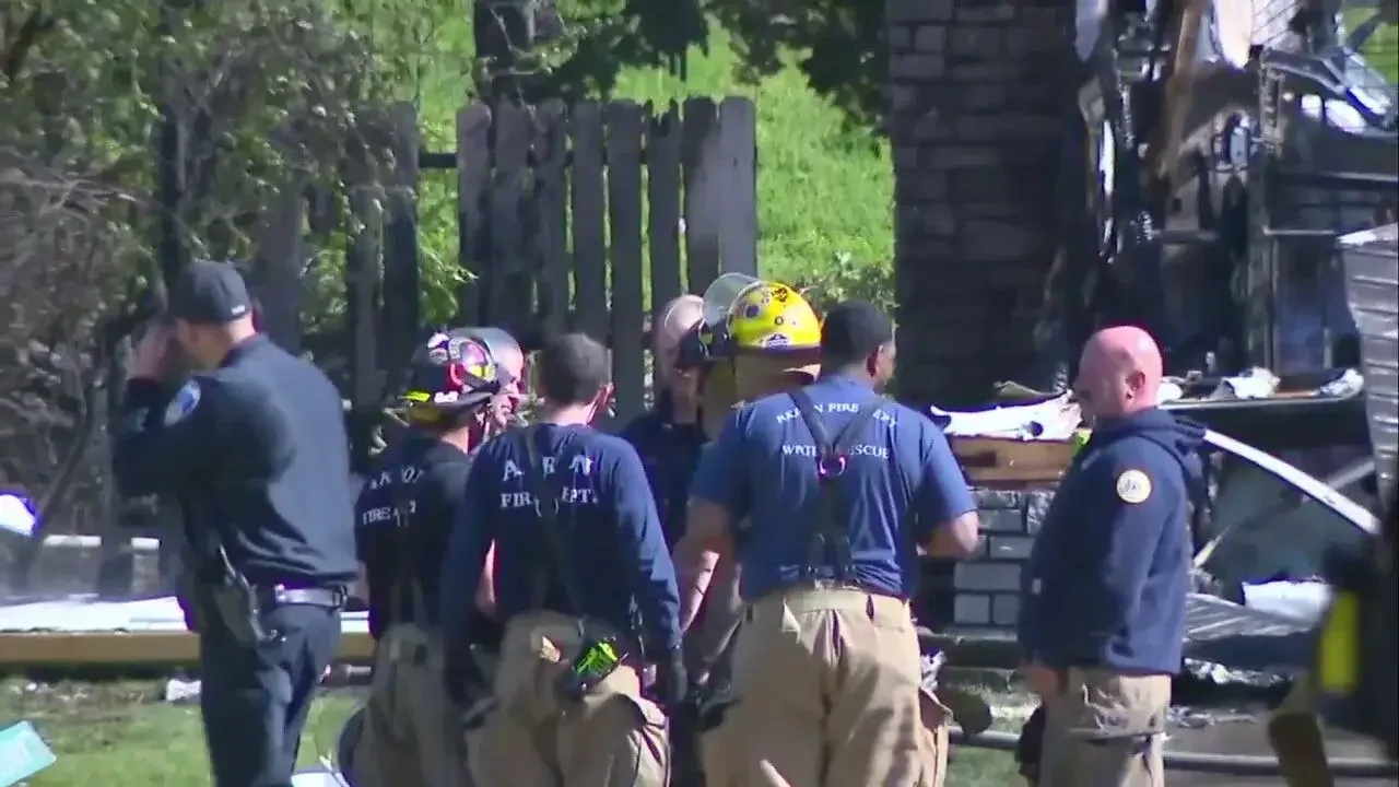 Avión ligero se estrella contra una vivienda en Ohio y provoca la muerte de sus ocupantes
