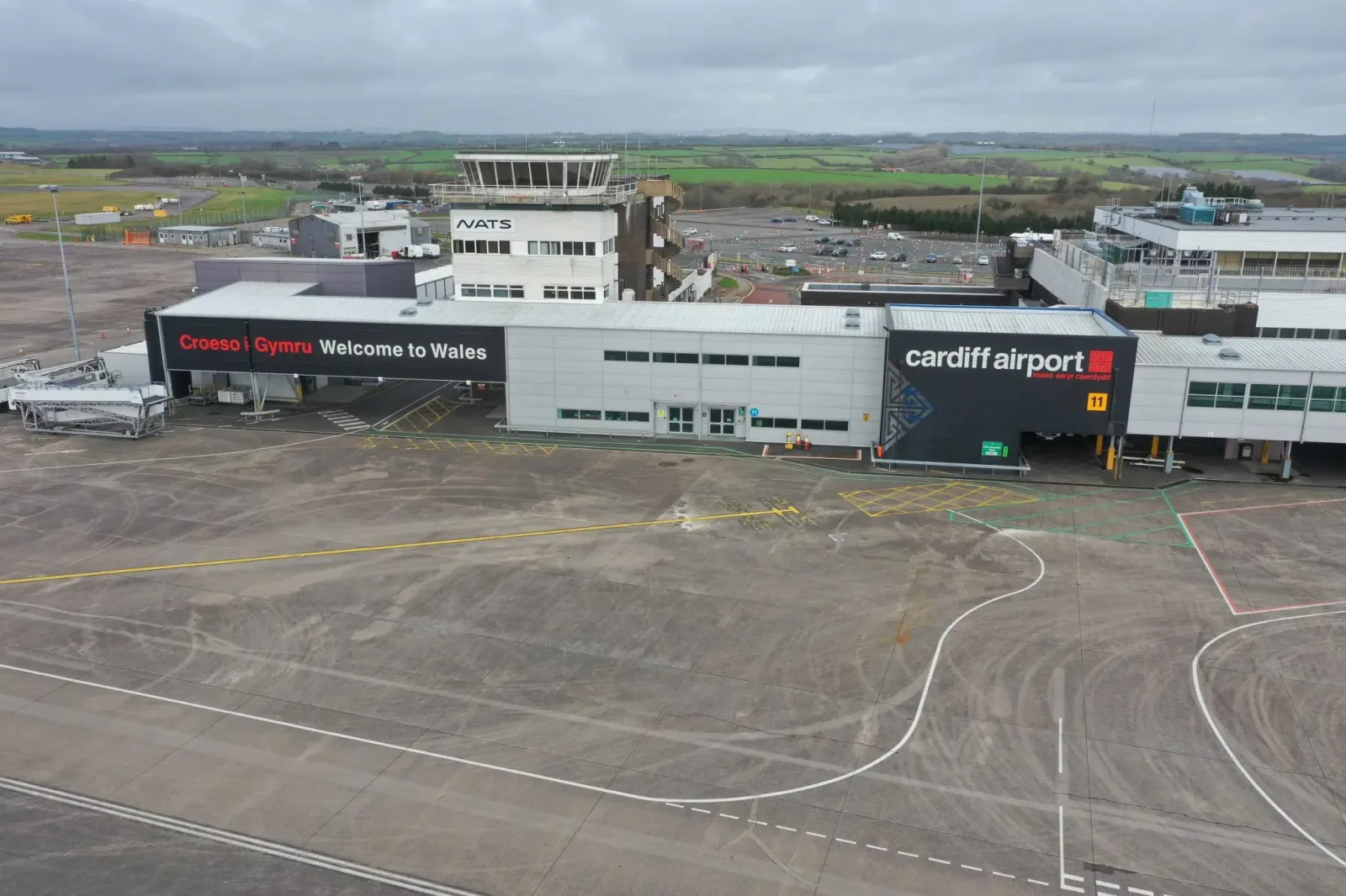 Cardiff Metropolitan y Cardiff Airport impulsan título práctico en gestión aeronáutica