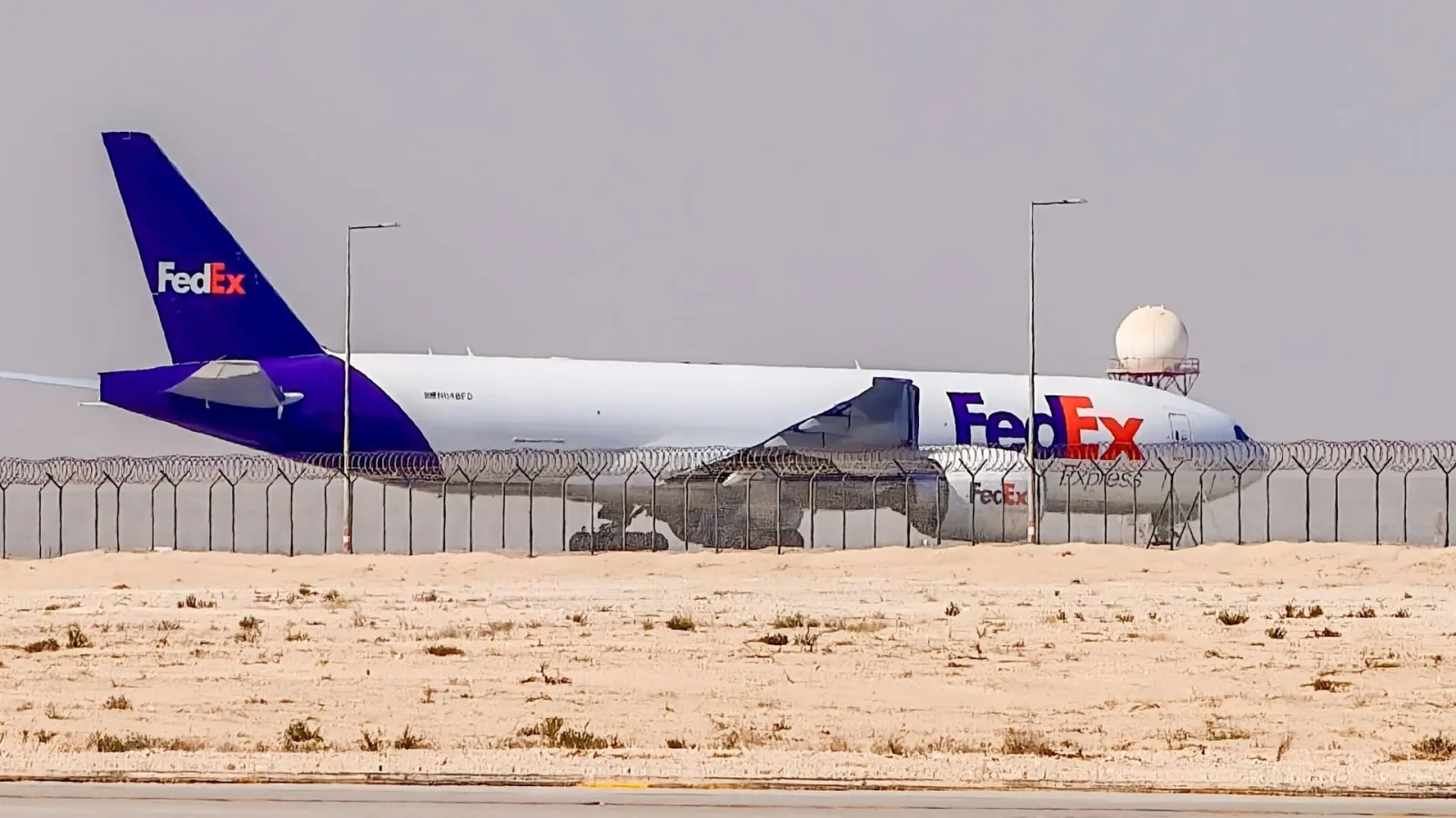 FedEx obtiene exención para mantener vuelos con escala en Dubái pese a conflictos en Oriente Medio