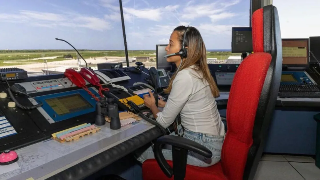 IDAC convoca a jóvenes para curso-concurso de controladores de aeródromos