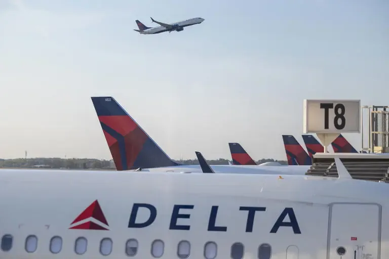 Piloto de Delta se retira tras más de 30,000 horas de vuelo sin incidentes