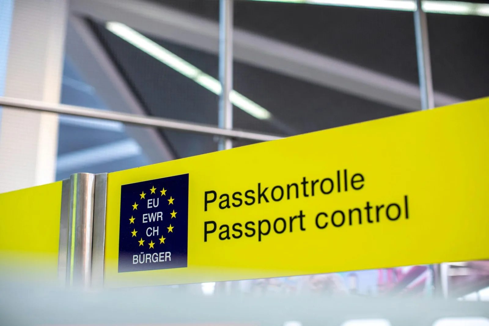 Portugal mantendrá activo el sistema EES en aeropuertos durante el verano pese a demoras