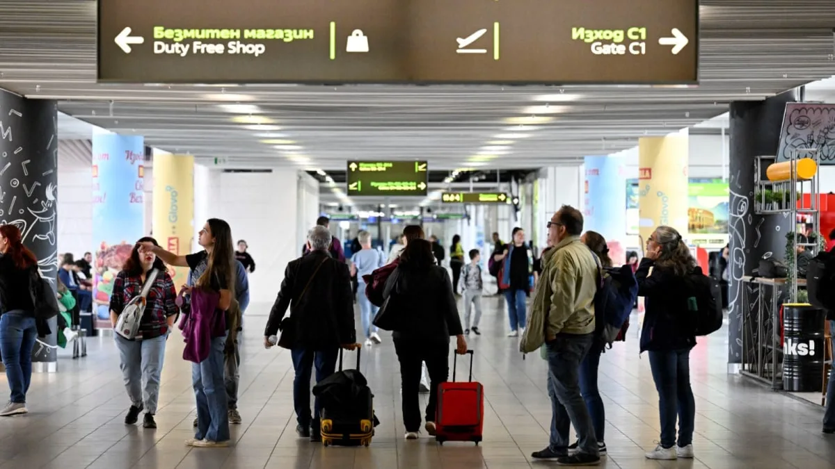 Restricciones en el espacio aéreo de Medio Oriente alargan vuelos y encarecen pasajes