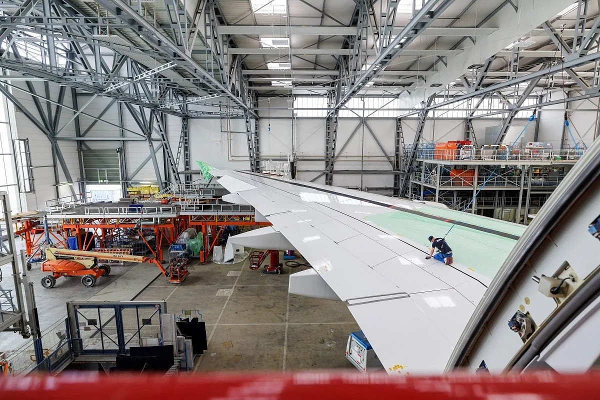 Airbus inspeccionará 16 aviones A380 tras detectar grietas en estructura de alas