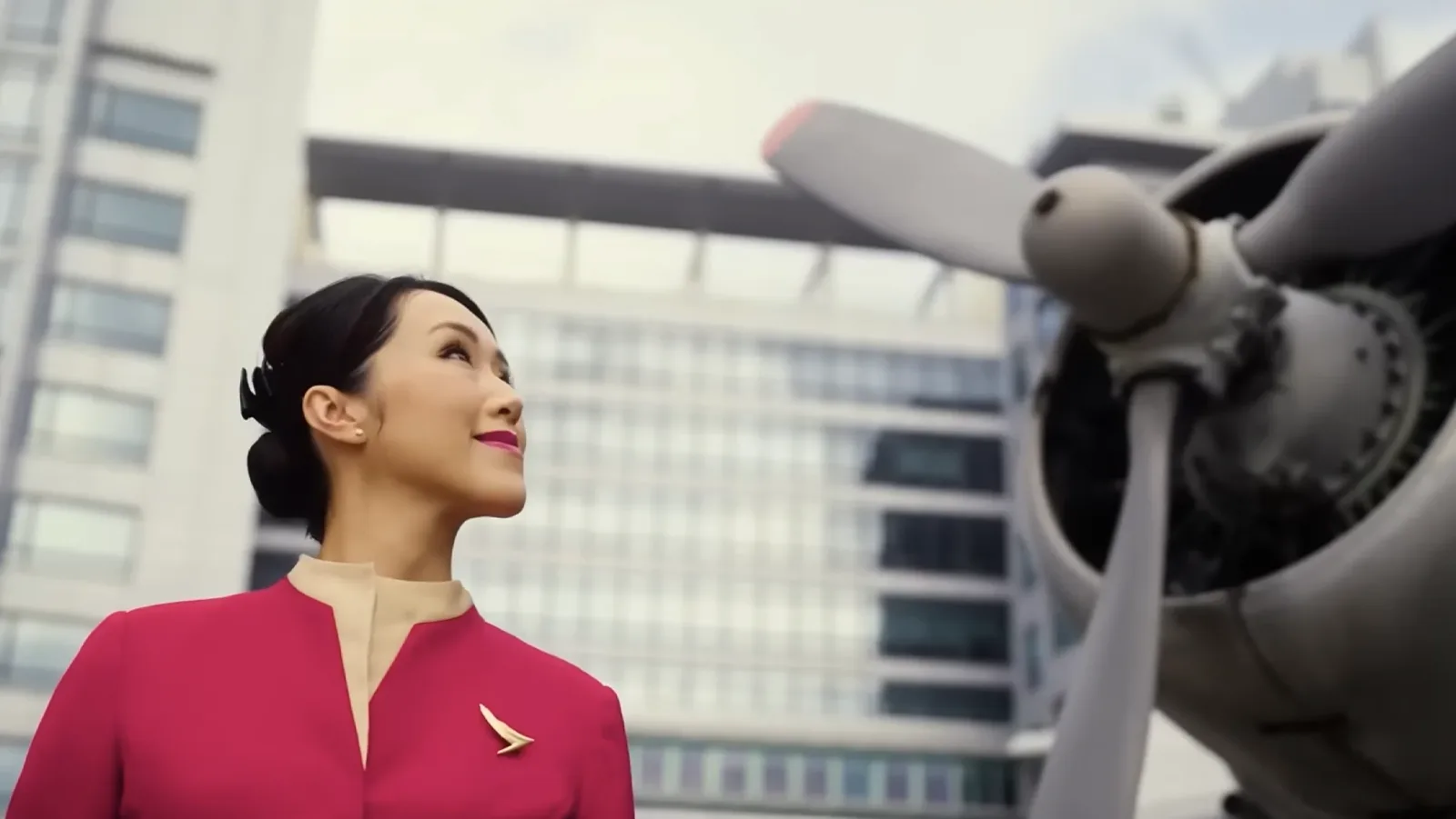 Cathay Pacific conmemora 80 años con un documental producido por BBC StoryWorks