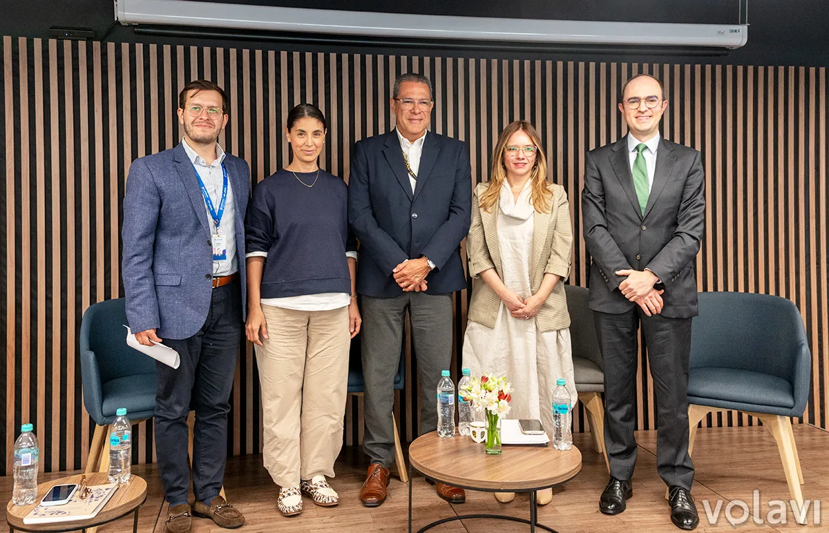 Colombia impulsa la protección de pasajeros aéreos con énfasis en información y accesibilidad