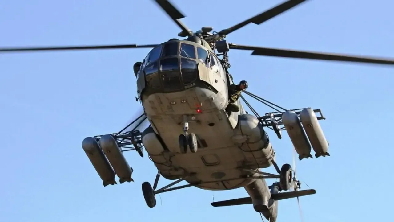 Helicóptero militar se desploma poco después de despegar y causa la muerte de más de 20 personas