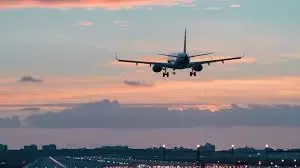 Impacto de un rayo láser en aterrizaje nocturno en el aeropuerto de Rajiv Gandhi
