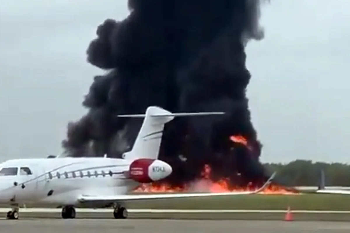 Jet privado sufre accidente mortal en República Dominicana al intentar regreso tras despegue