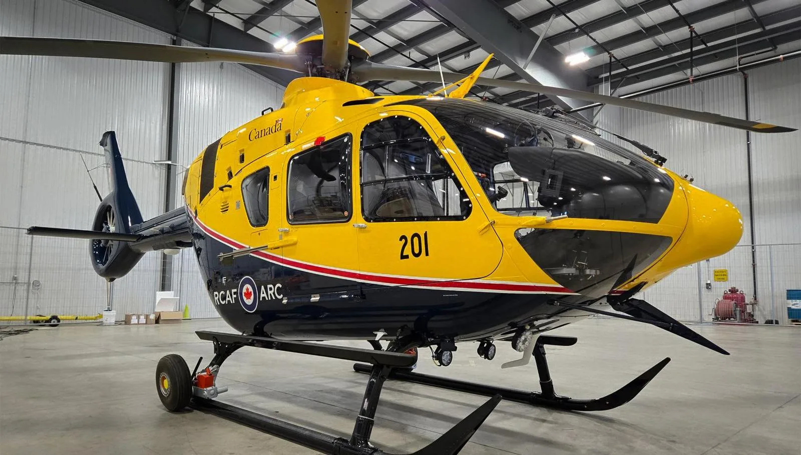 Llega el primer helicóptero CT-153 Juno para la formación de pilotos de la RCAF en Southport