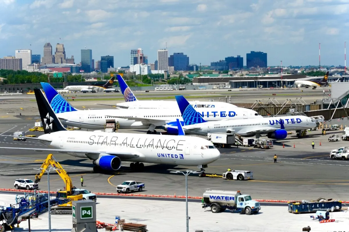 Newark Airport lidera puntualidad en vuelos en el noreste y planea ampliar su capacidad