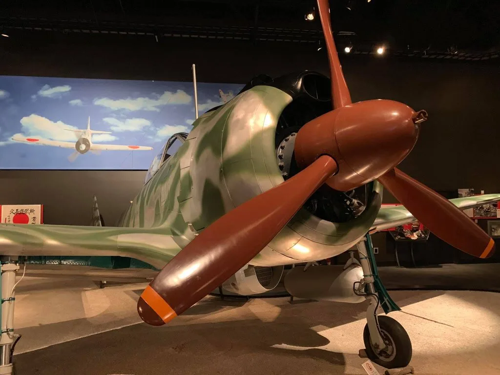 Réplica en exhibición del Nakajima Ki-43-IIIa Hayabusa "Oscar" en el Museo de Vuelo