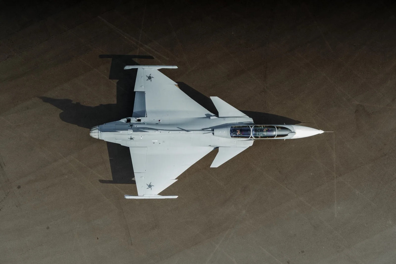 Saab presenta el primer avión Gripen F para la Fuerza Aérea de Brasil
