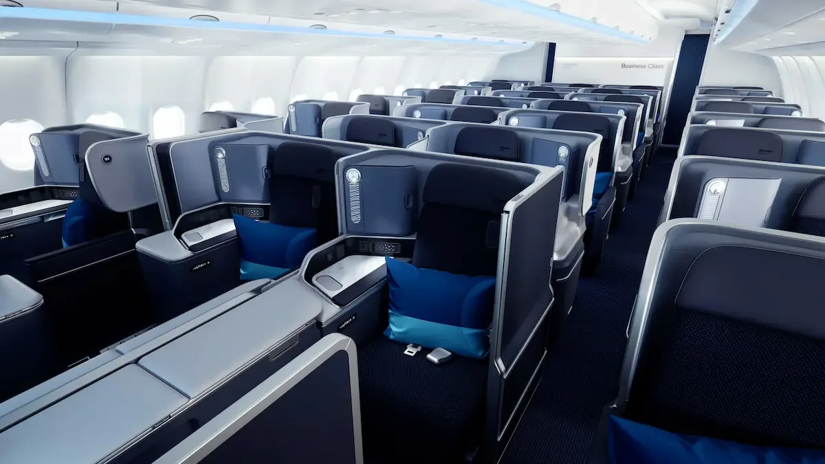 Thompson Aero Seating presenta el VantageXL personalizado para Discover Airlines en Red Cabin Summit