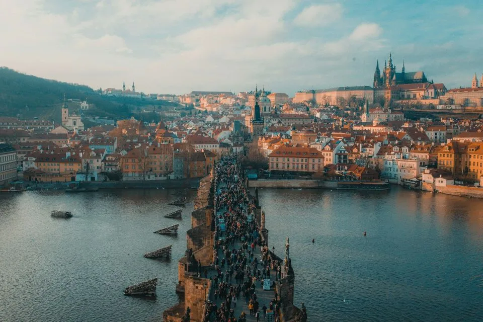 Vuelos directos desde Oporto a Praga con paquete de hotel 4 estrellas desde 277 euros