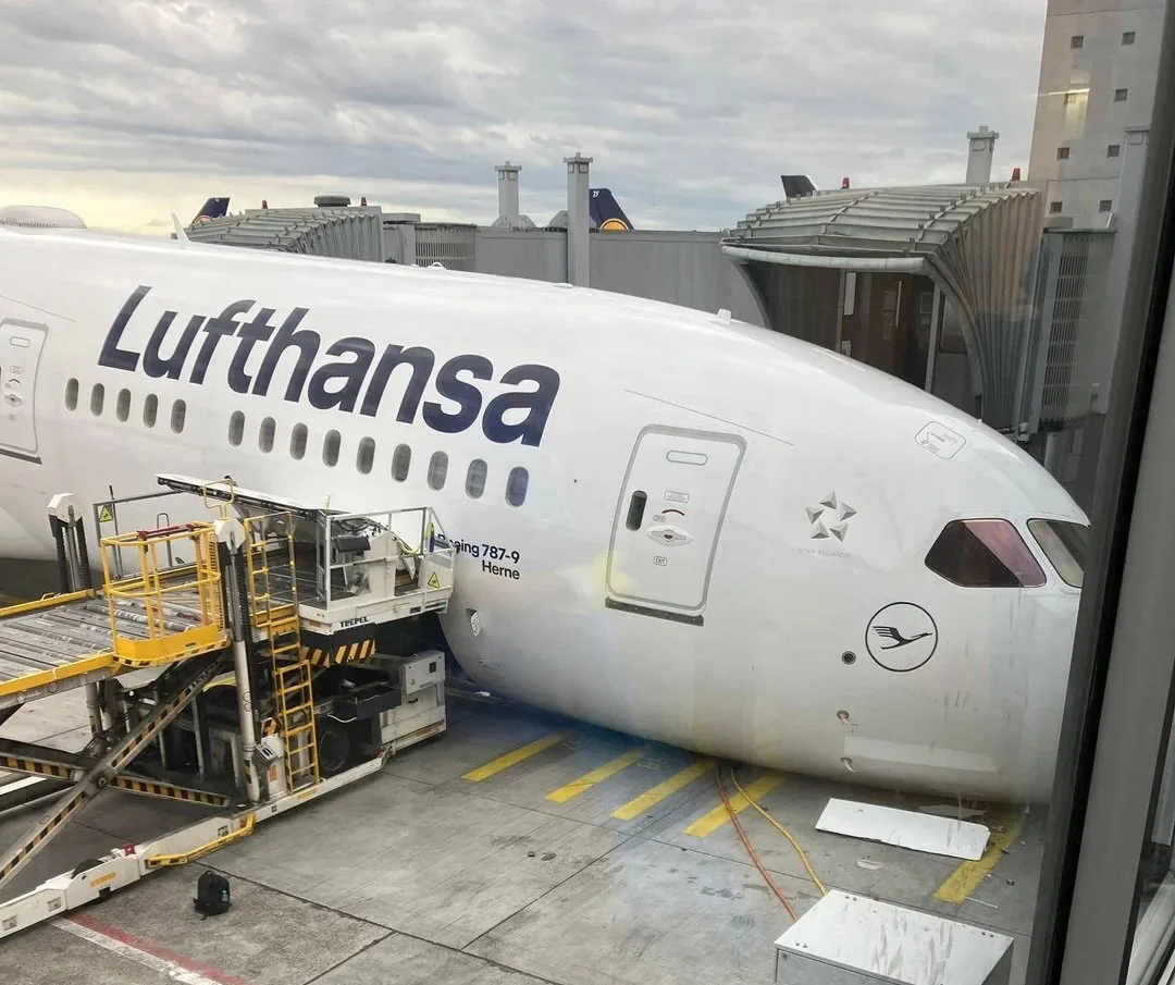 Colapso del tren delantero de un Boeing 787 de Lufthansa en Frankfurt se debió a un error humano