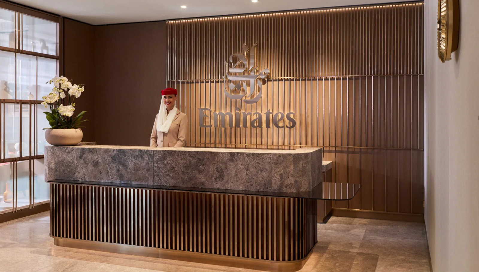Emirates presenta un nuevo concepto de lounge premium con diseño renovado y tecnología avanzada