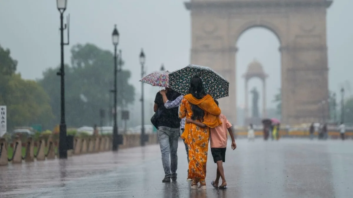Fuertes lluvias afectan vuelos en Delhi y Mumbai; aerolíneas emiten avisos para pasajeros